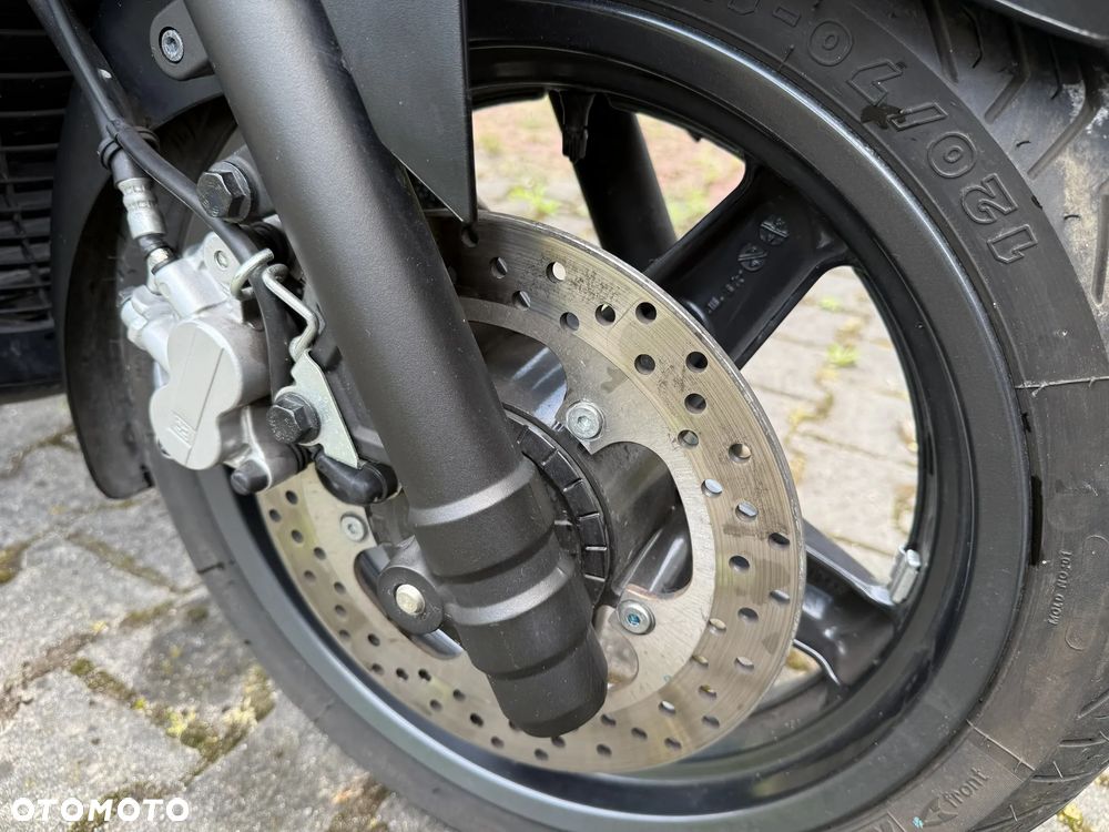 Yamaha X-max - 23