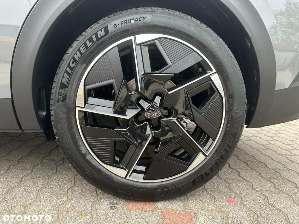 Peugeot 408 - 14