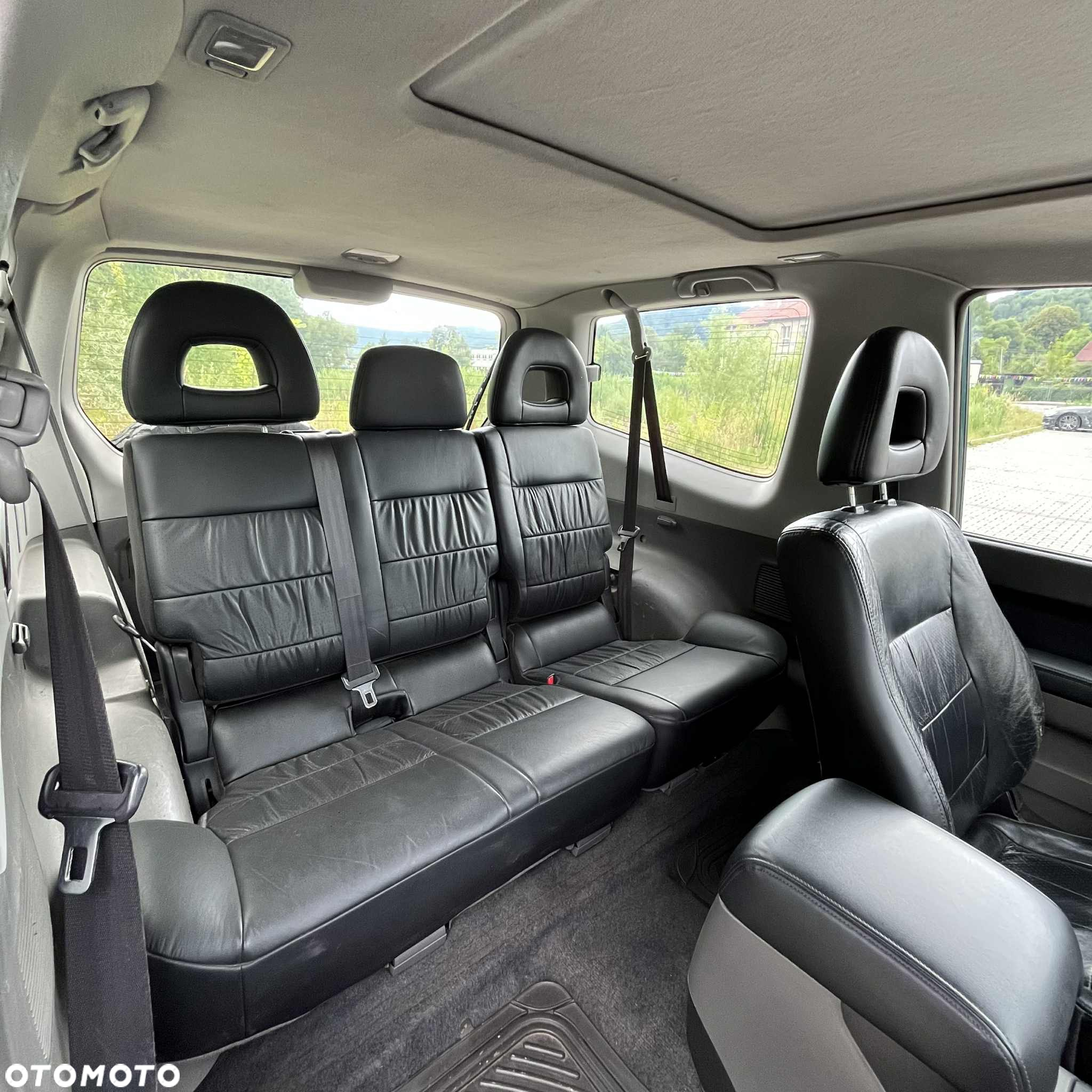 Mitsubishi Pajero - 20