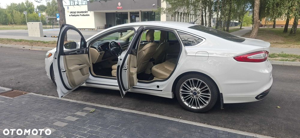 Ford Fusion - 2