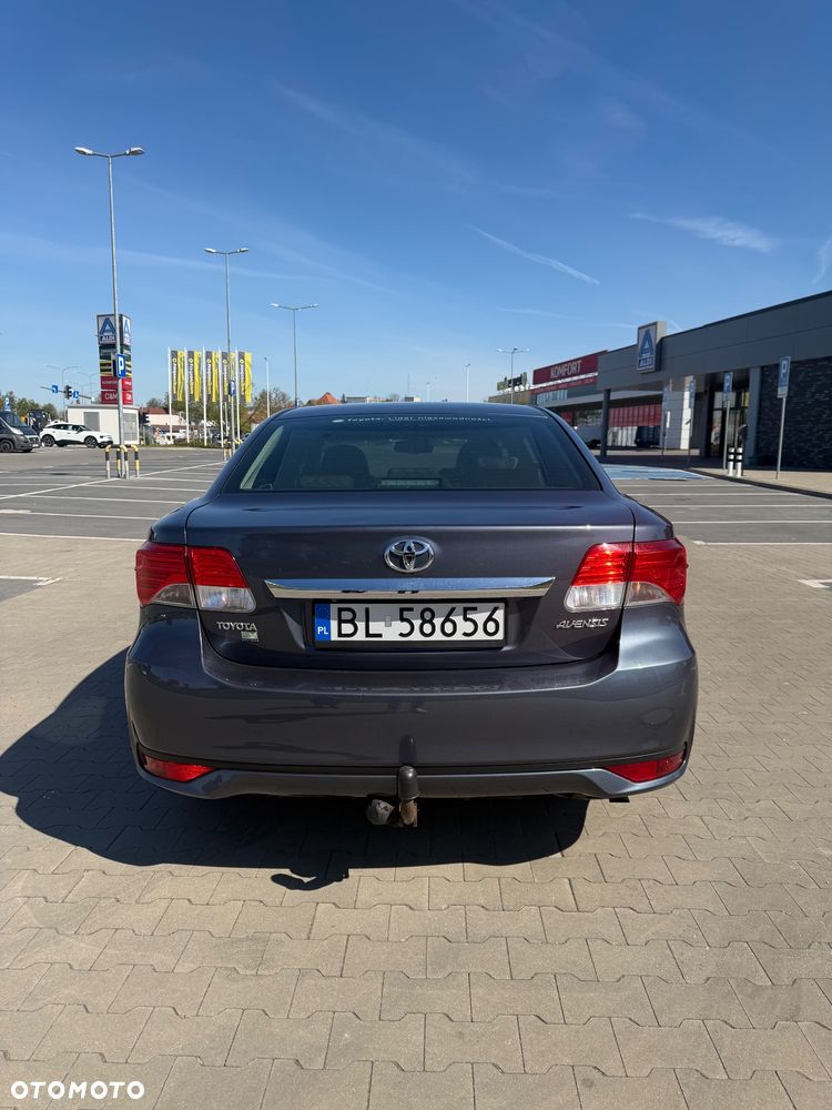 Toyota Avensis 2.0 Premium MS - 6