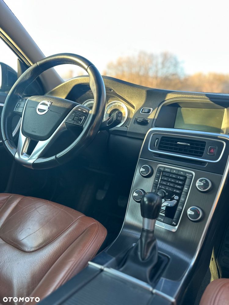 Volvo V60 T3 Summum - 11