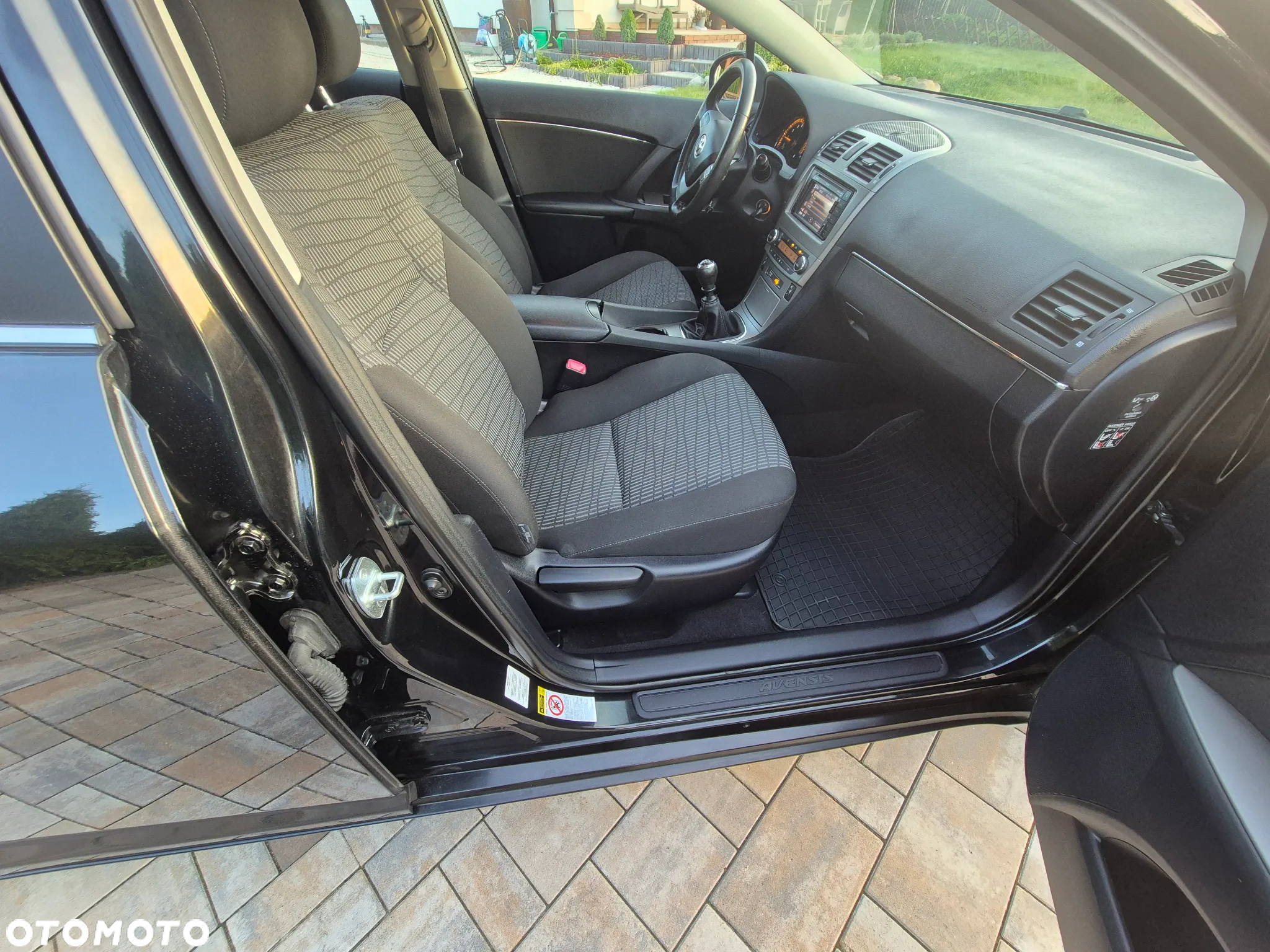 Toyota Avensis 1.8 Premium EU5 - 11