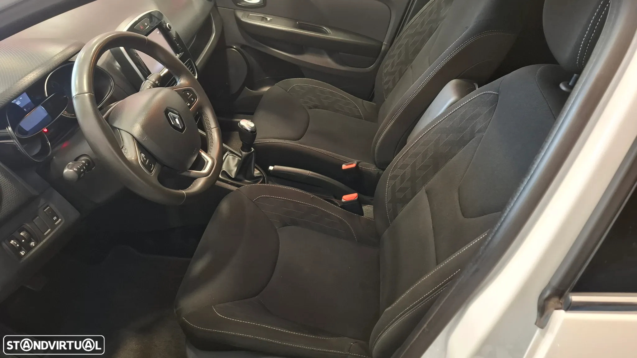 Renault Clio Sport Tourer 1.5 dCi Limited EDition - 17
