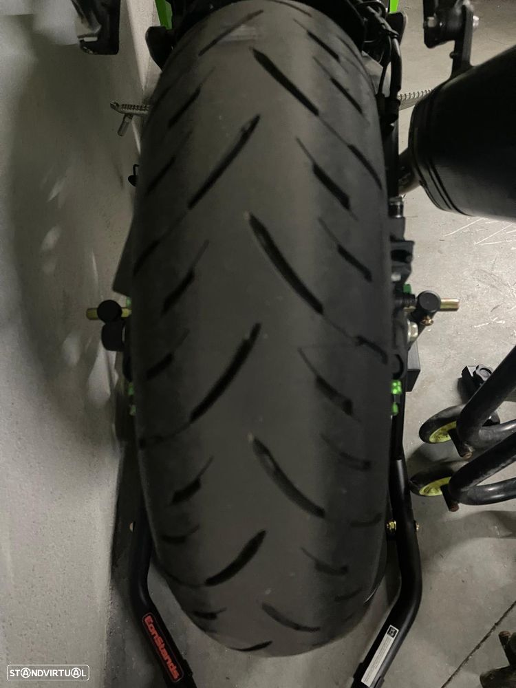 Kawasaki ZX 4RR - 22