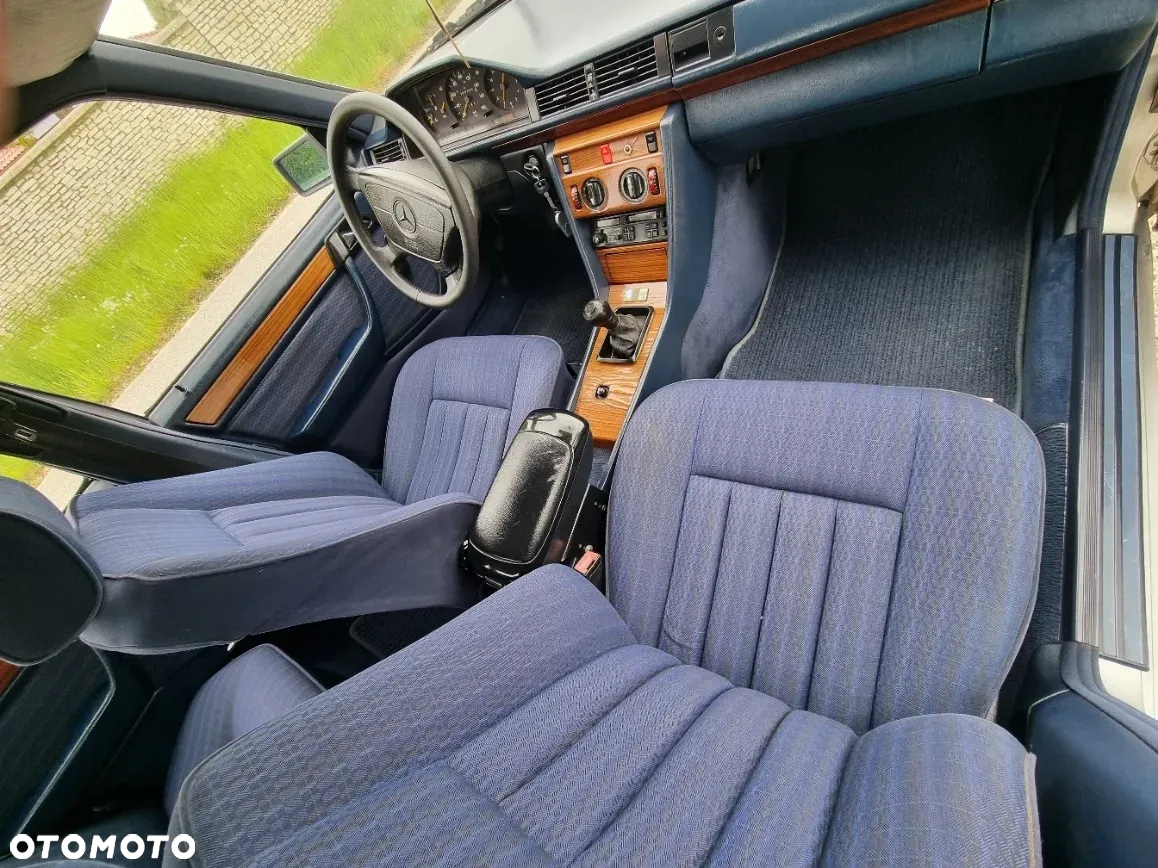 Mercedes-Benz W124 (1984-1993) - 13