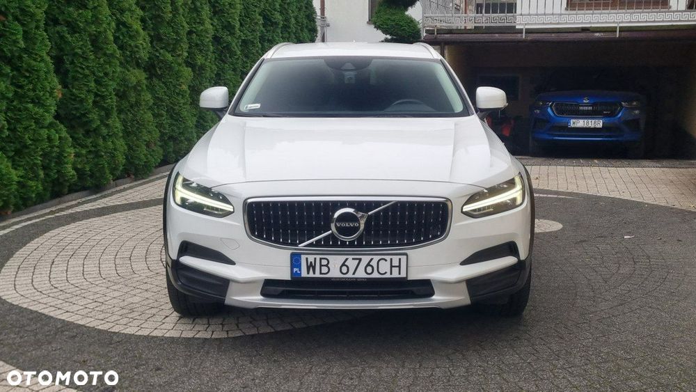 Volvo V90 Cross Country - 12