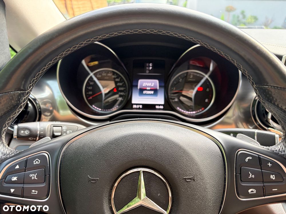 Mercedes-Benz Klasa V 300 d 4-Matic Exclusive 9G-Tronic (d³ugi) - 11