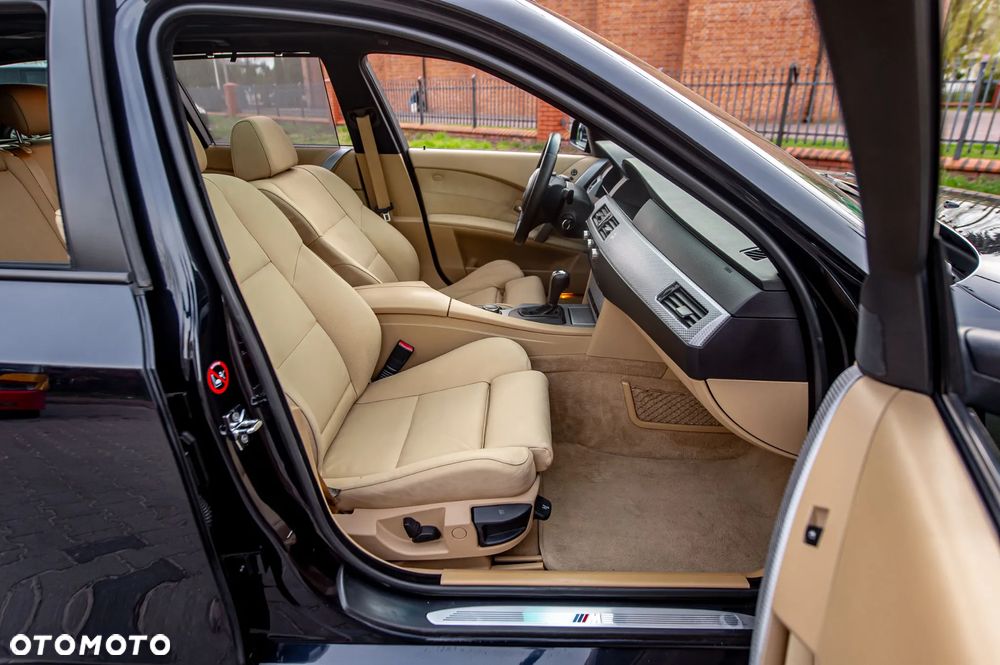 BMW Seria 5 530d - 24
