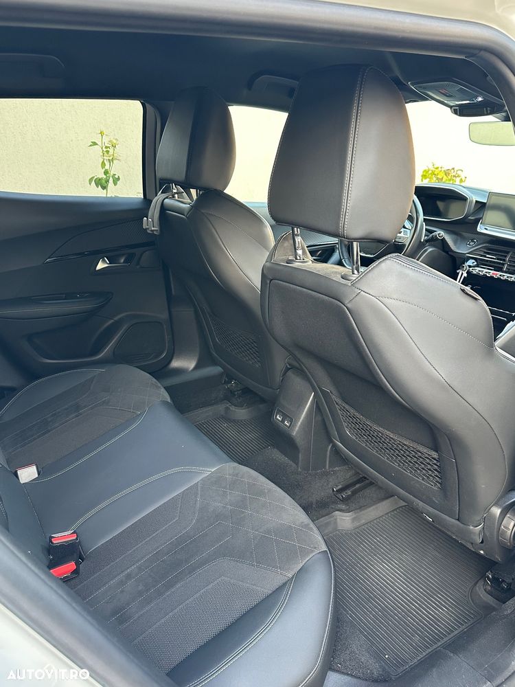 Peugeot 2008 1.2 L PureTech STT EAT8 GT Line - 9