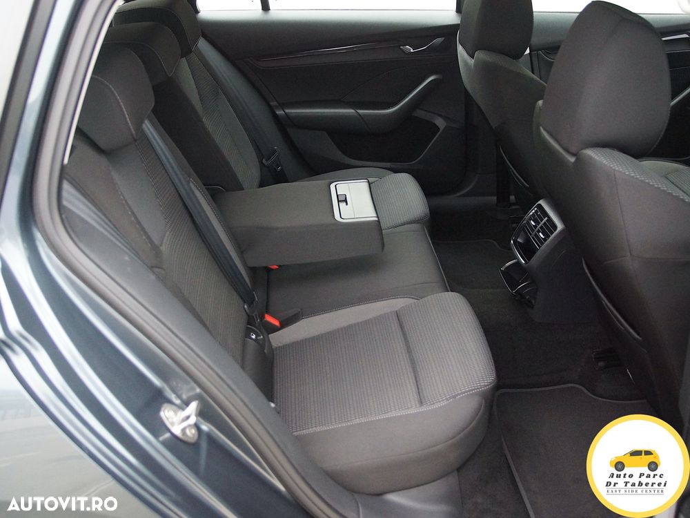 Skoda Octavia Combi Diesel 2.0 TDI DSG Style - 23