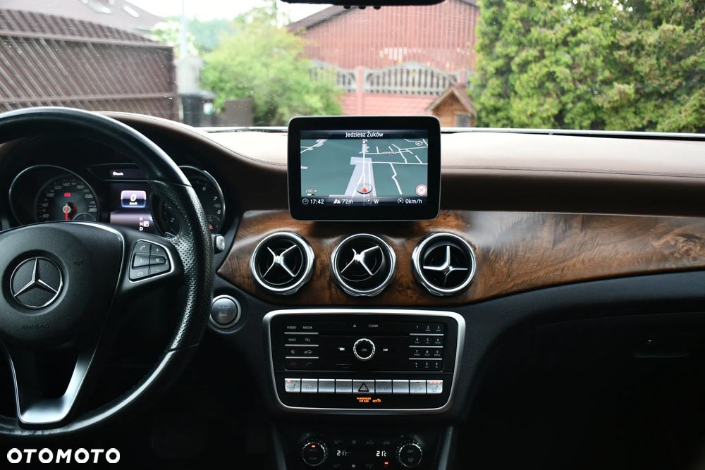 Mercedes-Benz GLA 250 4-Matic AMG Line - 30