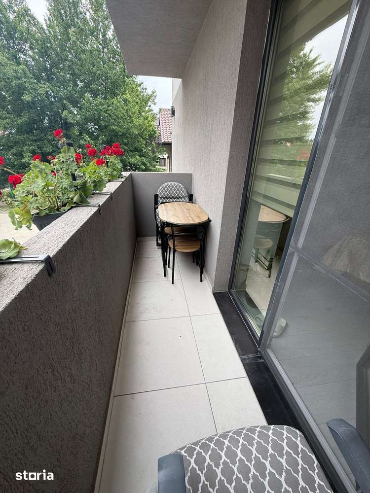 Apartament 3 camere, balcon, debara si loc de parcare privat — fotografia 3