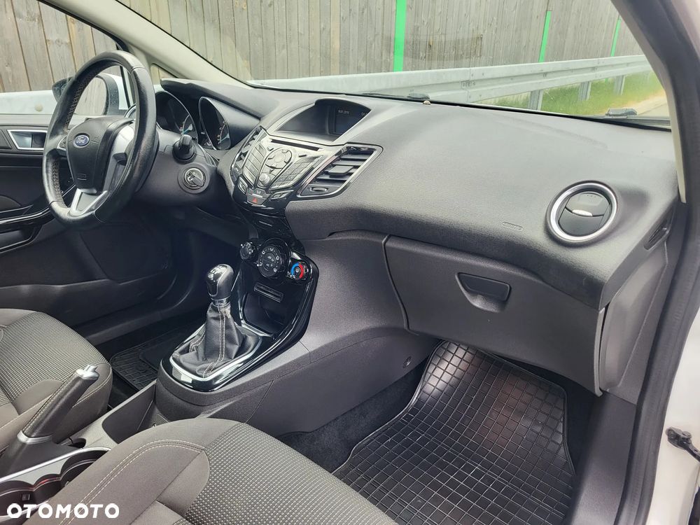 Ford Fiesta 1.5 TDCi St&St Ambiente - 14