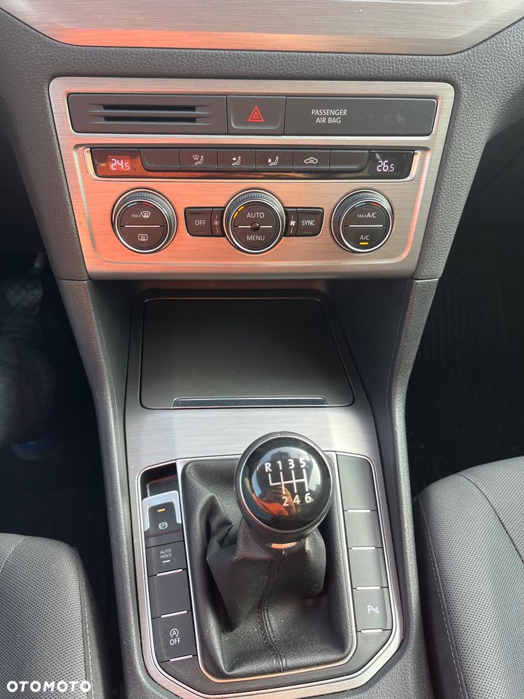 Volkswagen Golf Sportsvan - 29