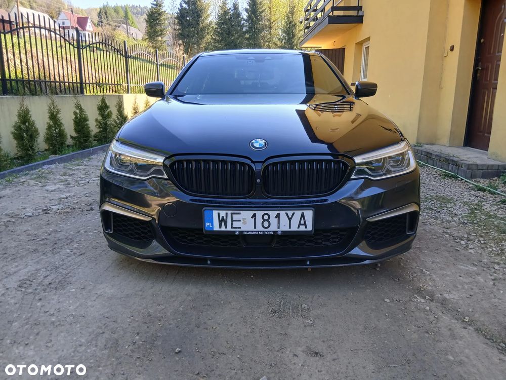 BMW Seria 5 M550i xDrive sport - 14