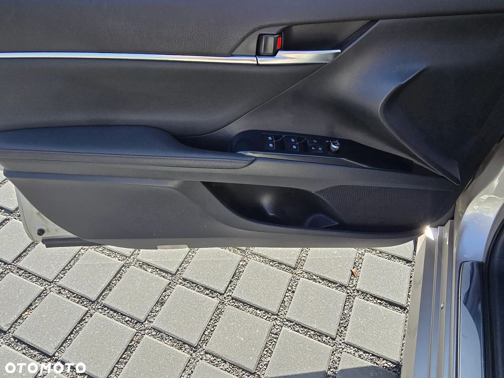 Toyota Camry 2.5 Hybrid Executive CVT - 30