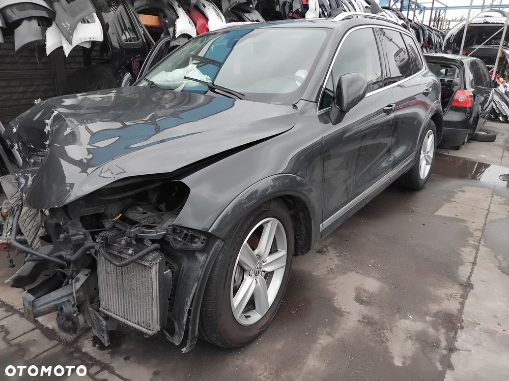 VW Touareg 10- lift 7P5 z silnikiem 3,0 tdi CASA i skrzynią automatyczną MHP lakier kod LG7W - 2