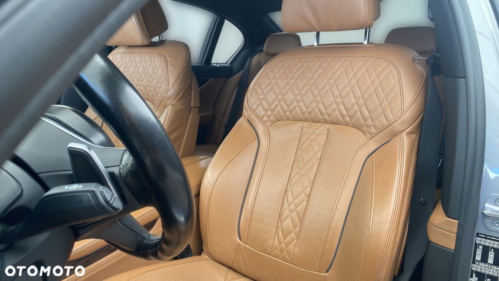 BMW Seria 7 740d xDrive mHEV sport - 11