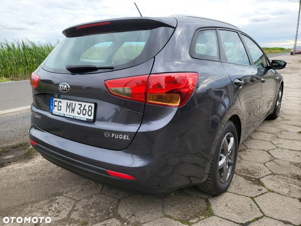 Kia Ceed - 24