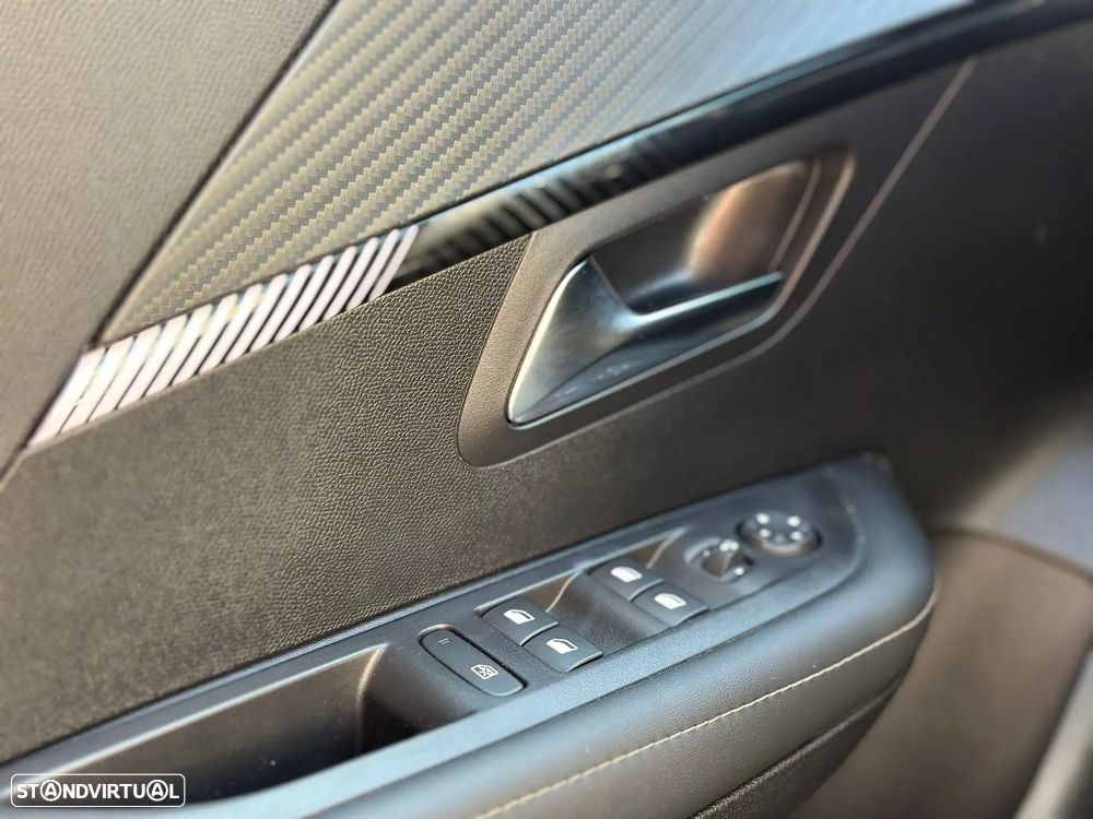 Peugeot 208 1.2 PureTech Allure Pack - 31