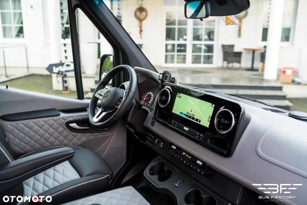 Mercedes-Benz Sprinter - 11