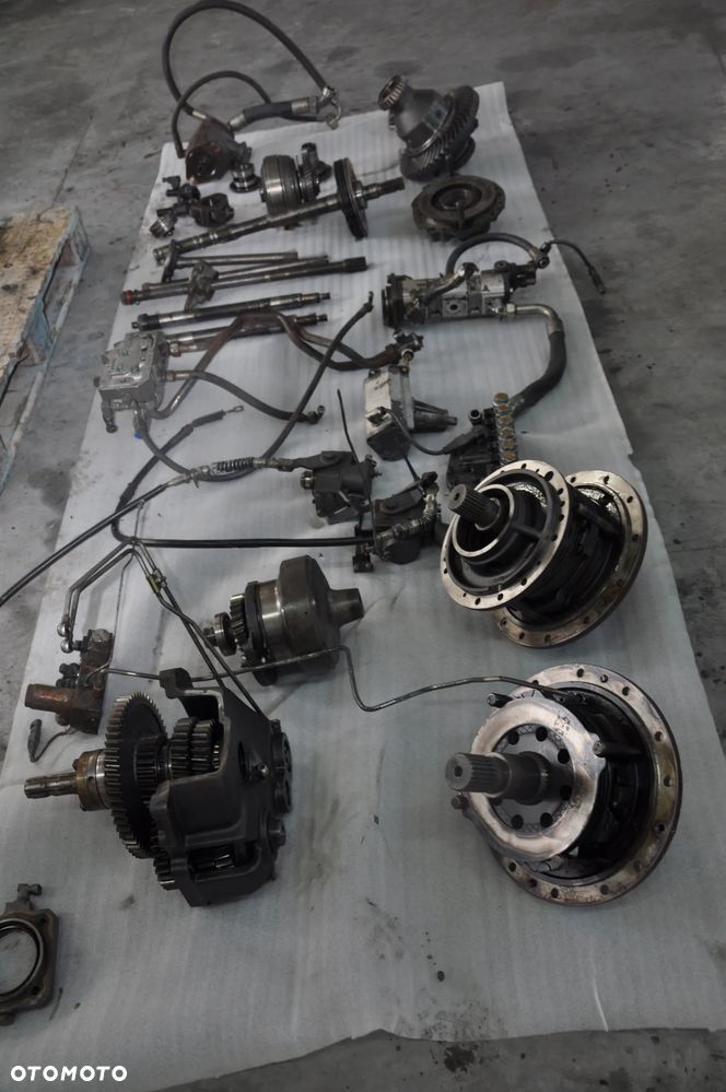 Wom koło talerzowe pompa rozdzielacz Massey Ferguson 7480 - 13