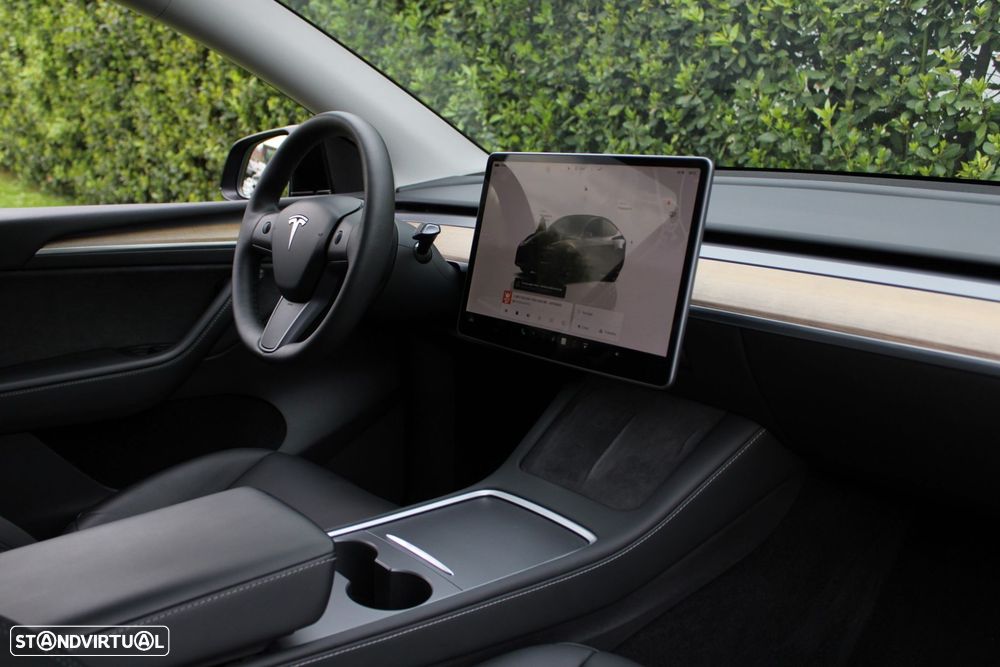 Tesla Model Y Long Range Dual Motor AWD - 11