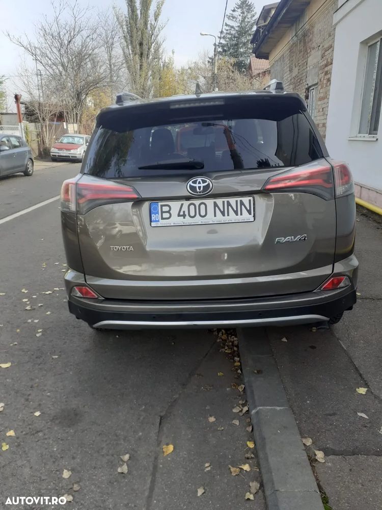 Toyota RAV4 2.0 D-4D 2WD Luxury - 10