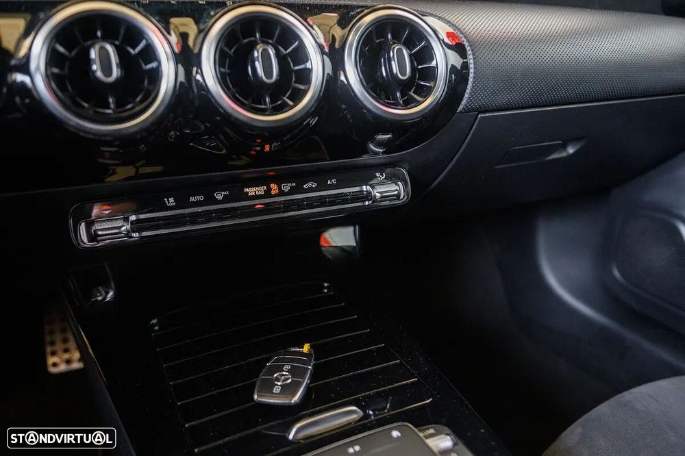 Mercedes-Benz A 180 d AMG Line Aut. - 37