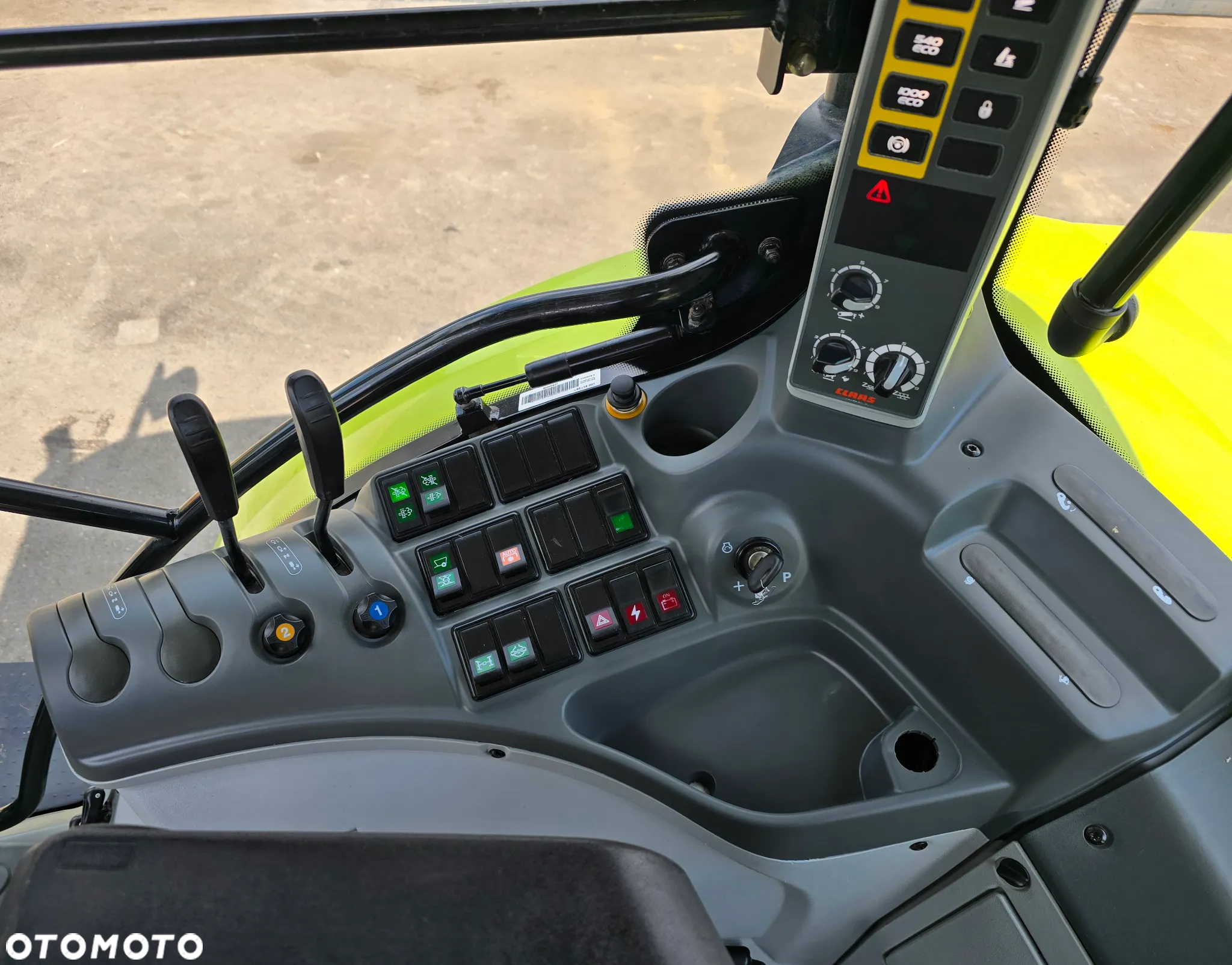 Claas Arion 520 - 23