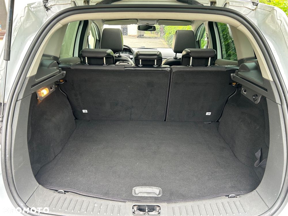 Ford Kuga 2.0 TDCi 2x4 Titanium - 29