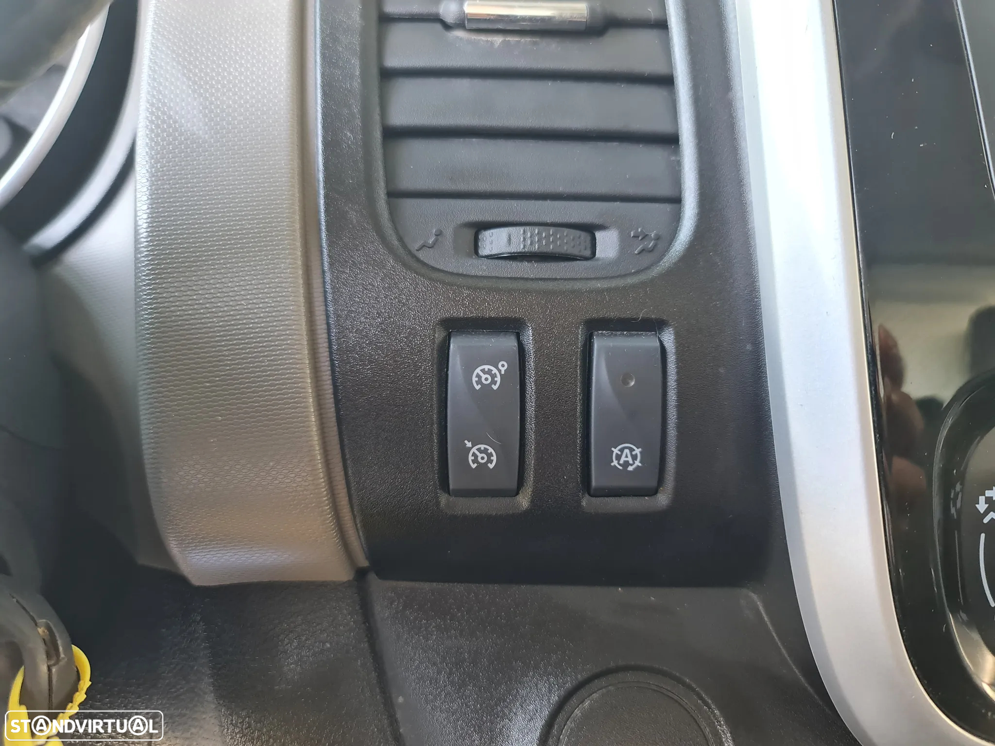 Renault TRAFIC 1.6 Dci 125CV * GPS/ AC/ IVA DEDUTÍVEL * - 25