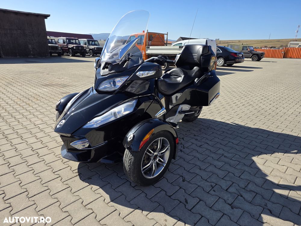 Can-Am Spyder - 1