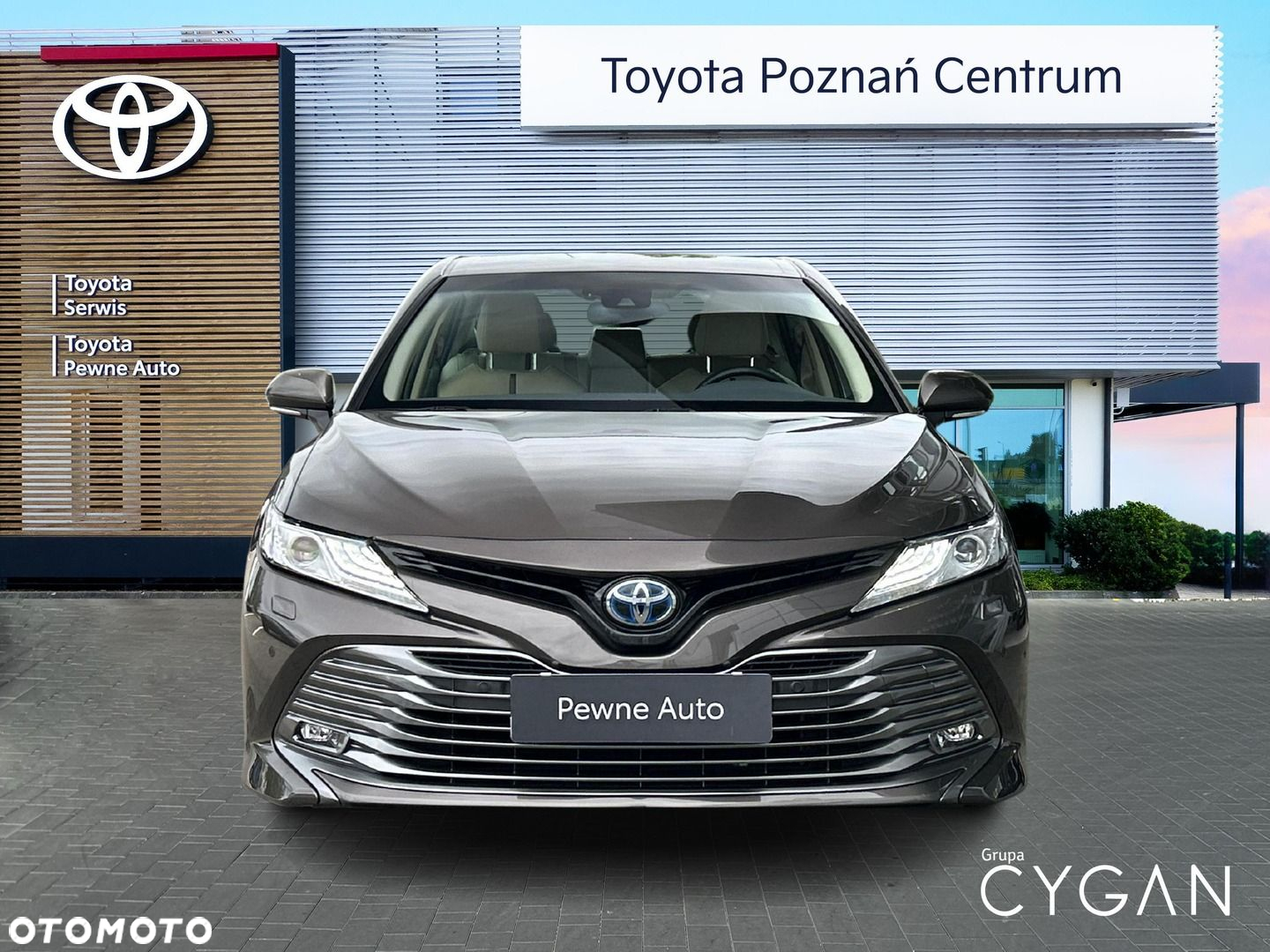 Toyota Camry 2.5 Hybrid Executive CVT - 8