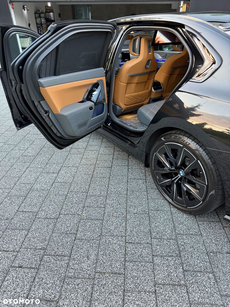 BMW Seria 7 - 16