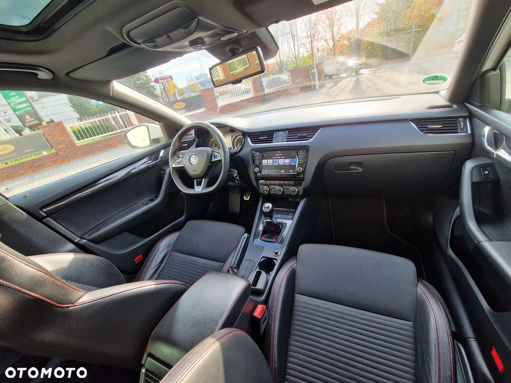 Skoda Octavia III Combi Diesel RS - 22