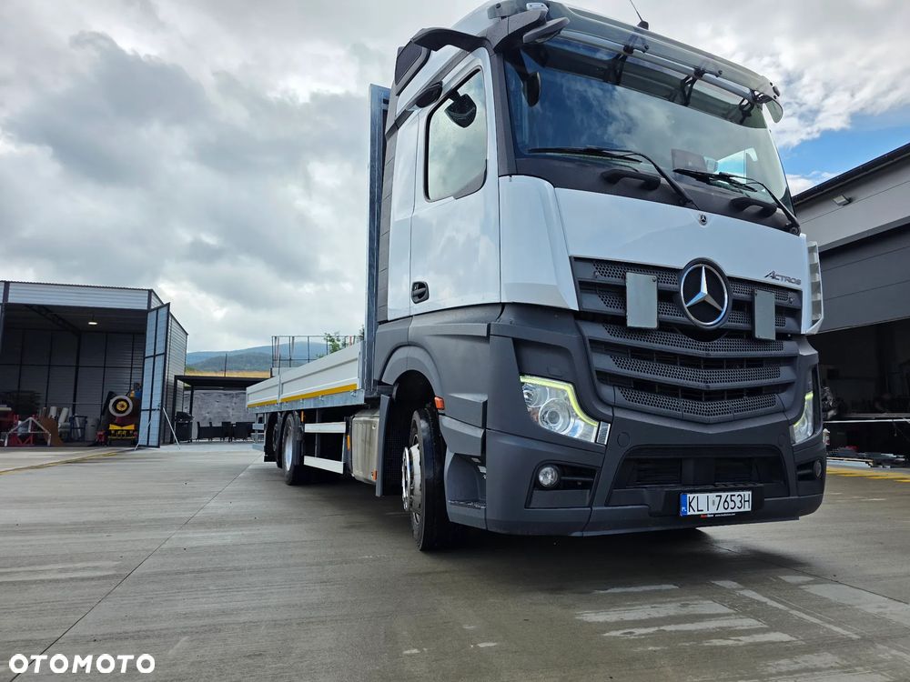 Mercedes-Benz Actros - 2
