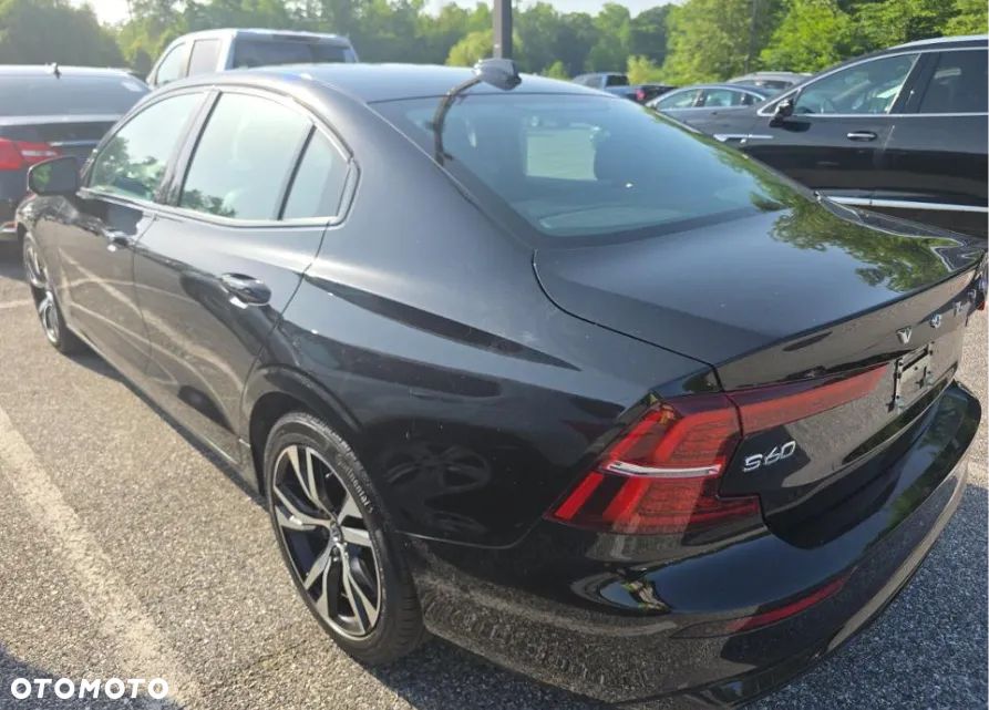 Volvo S60 B5 B AWD Plus Dark - 5