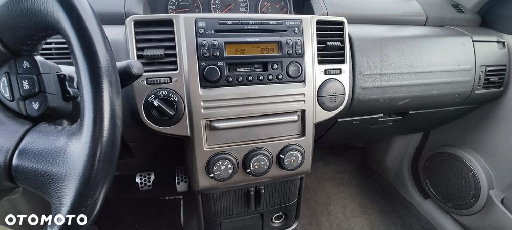 Nissan X-Trail 2.0 4x4 Comfort - 16