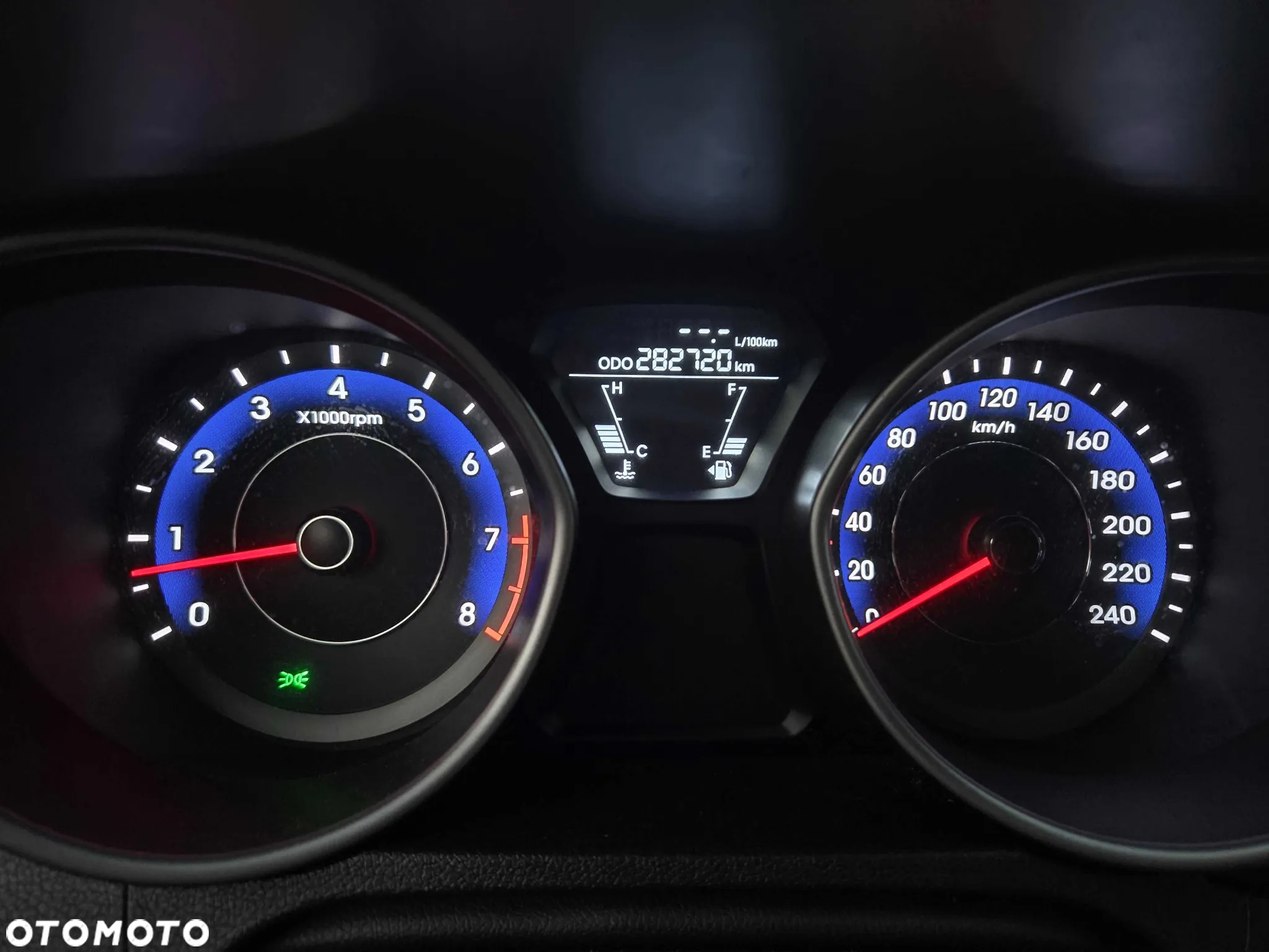 Hyundai Elantra 1.6 Comfort - 9