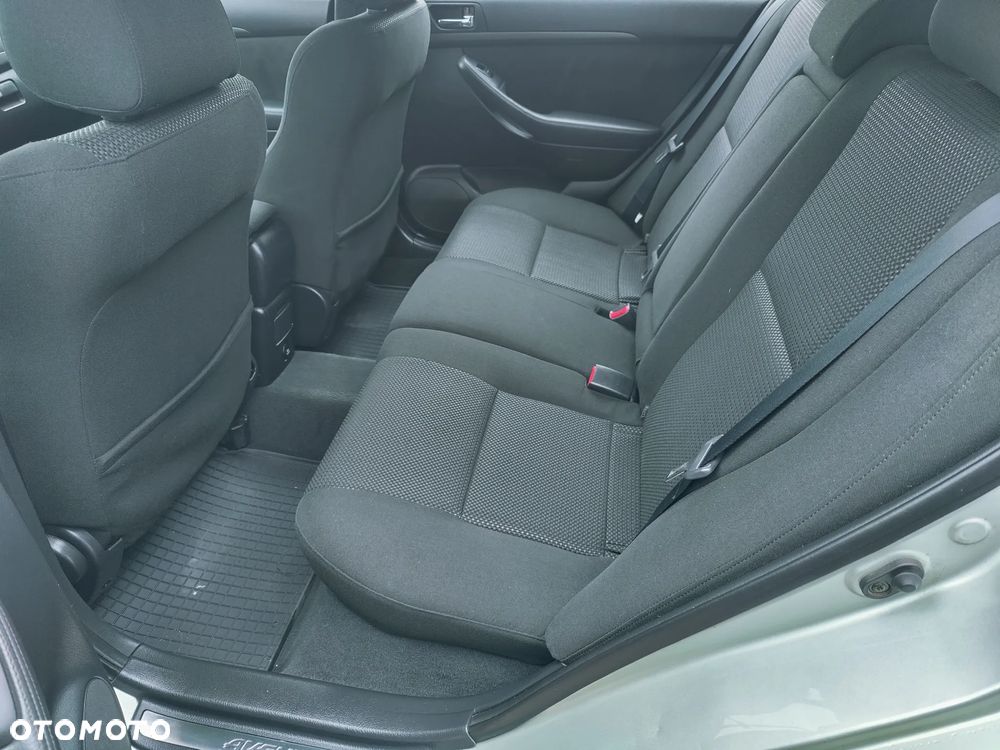 Toyota Avensis - 6