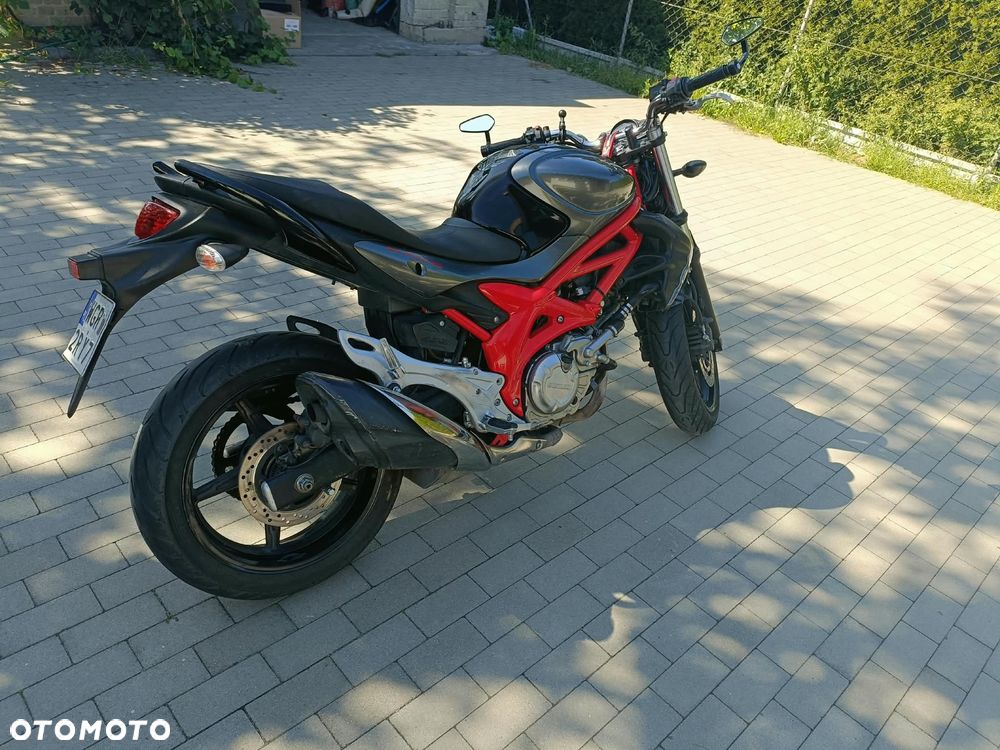 Suzuki Gladius - 9