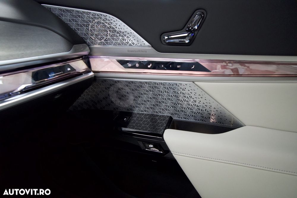 BMW Seria 7 740d xDrive MHEV - 10