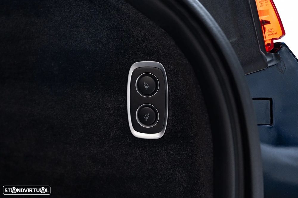 Aston Martin DBX Standard - 13