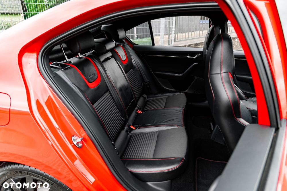 Skoda Octavia 2.0 TSI RS - 20