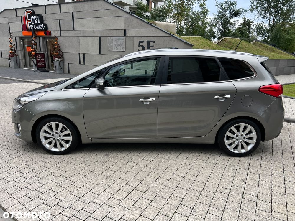 Kia Carens 2015 photo 2