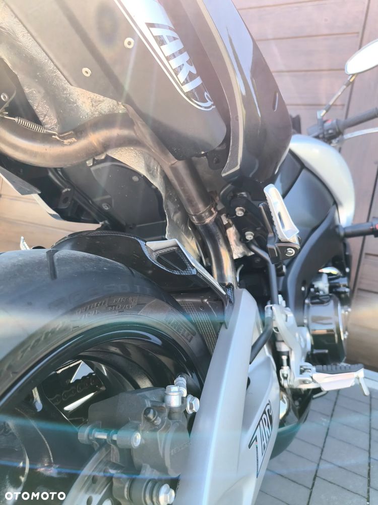 Suzuki GSX - 22