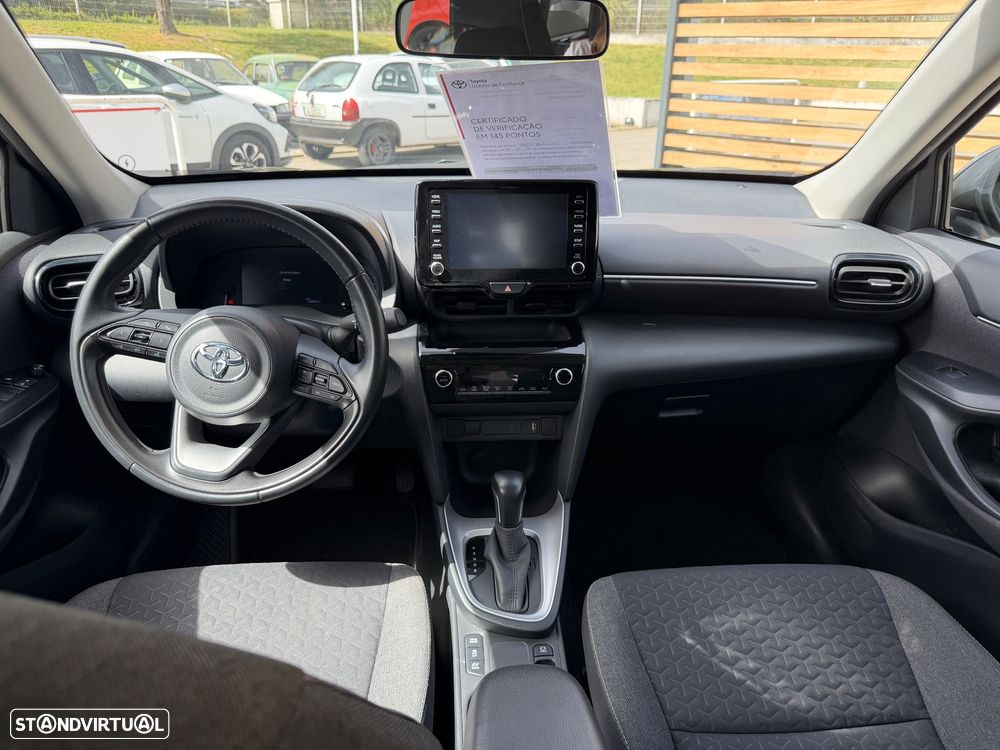Toyota Yaris Cross 1.5 HDF Comfort Plus AWD - 11