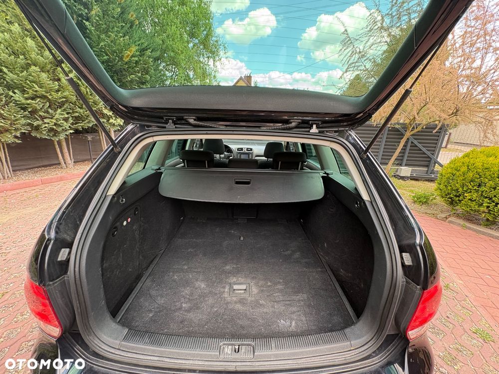 Volkswagen Golf 2.0 TDI DPF Highline - 12